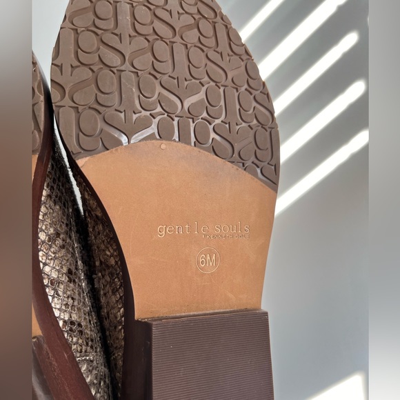 Gentle Souls Snakeskin Embossed Leather Bootie Size 6 New - Picture 6 of 11